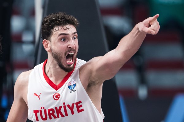 Kokmaz: Embiid là trung tâm mạnh nhất mà tôi từng làm việc cùng, nhưng bây giờ nó đã đổi thành Shin Kyung!