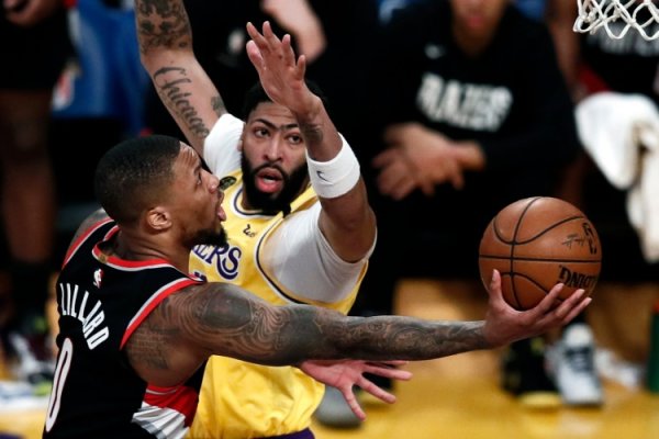 Lillard: Trong cùng một bộ phận với số 1 Davis, nhưng tôi đã giành được tất cả các tân binh của tháng