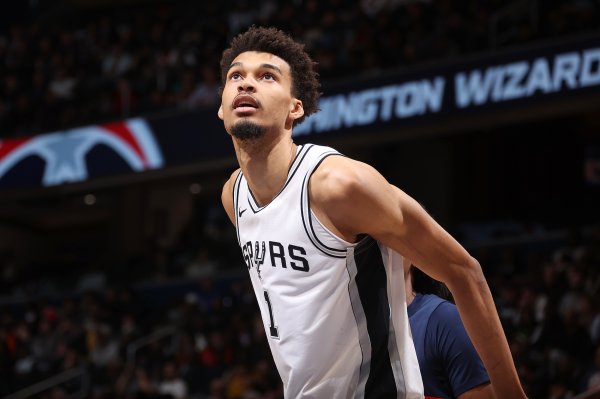 Đánh giá cao! Olajuwon: Người duy nhất có thể phá kỷ lục chặn của tôi là Vin Banyama