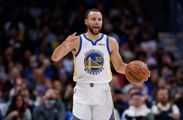 Curry: Nó bắt đầu với ba trận đấu trong những ngày liên tiếp. Chúng tôi đã thắng một trận chiến khó khăn với Nuggets. Tối nay chúng ta cũng đã chiến đấu hết mình.