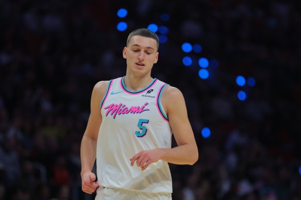 Jovic: Spoelstra muốn chúng tôi chơi tấn công tốc độ nhanh, điều này chắc chắn sẽ giúp đội chơi tốt hơn