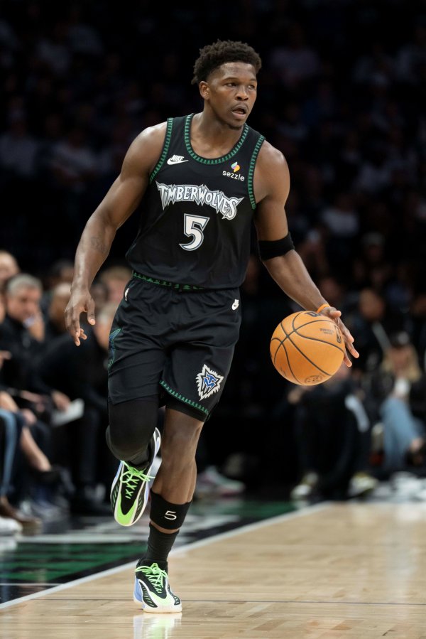 👀Shams: Edwards sẽ phải nghỉ thi đấu hai tuần vì căng gân kheo bên phải!