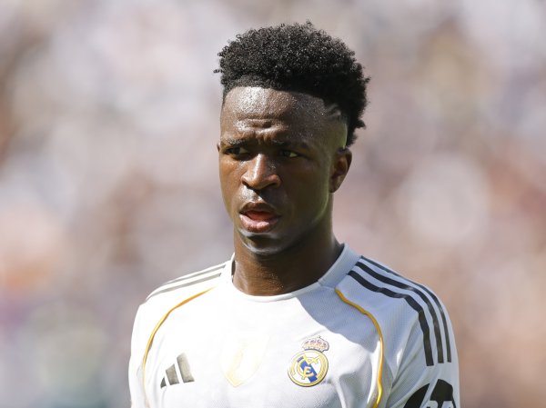 Sai rồi! L Equipe: Vinicius cảm thấy Alonso sẽ bị thay thế trước dù thi đấu thế nào