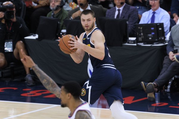 Tấn công nhanh Hoàng tử bé! Braun ghi được 17 điểm, 6 rebound và 4 kiến ​​​​tạo khi bắn 8/13.