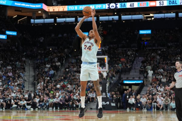 Vassell: Mọi người trong nhóm đều bảo tôi hãy hành động khi có cơ hội mở. Đừng ngần ngại.