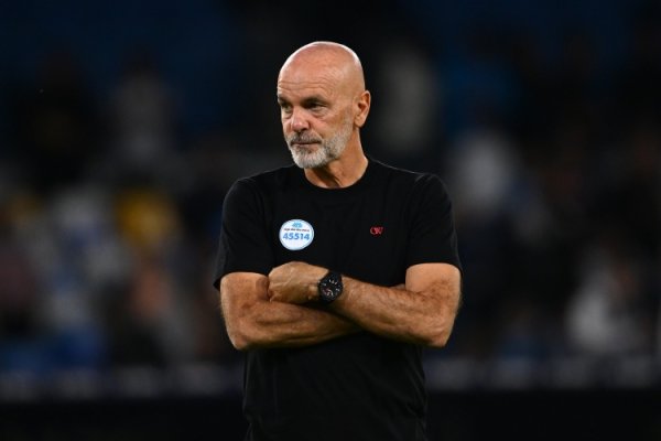 Tuti: Các cầu thủ Pioli và Fiorentina phải trải qua một trại huấn luyện trừng phạt, và hôm nay ông chủ quyết định có sa thải anh ta hay không