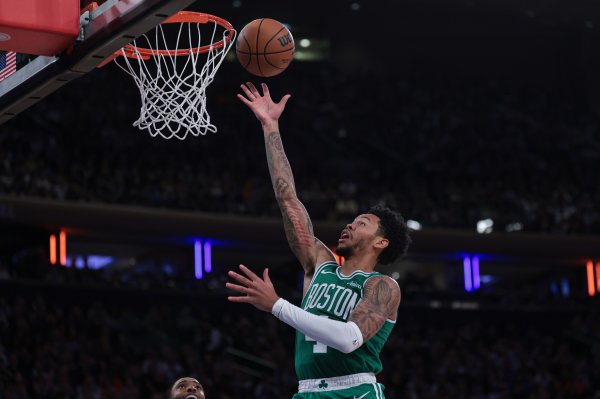 Thất bại không thể ngăn cản! Anfernee Simons ghi được 23 điểm khi bắn 10 ăn 16, 3 rebound, 4 hỗ trợ và 2 cướp.